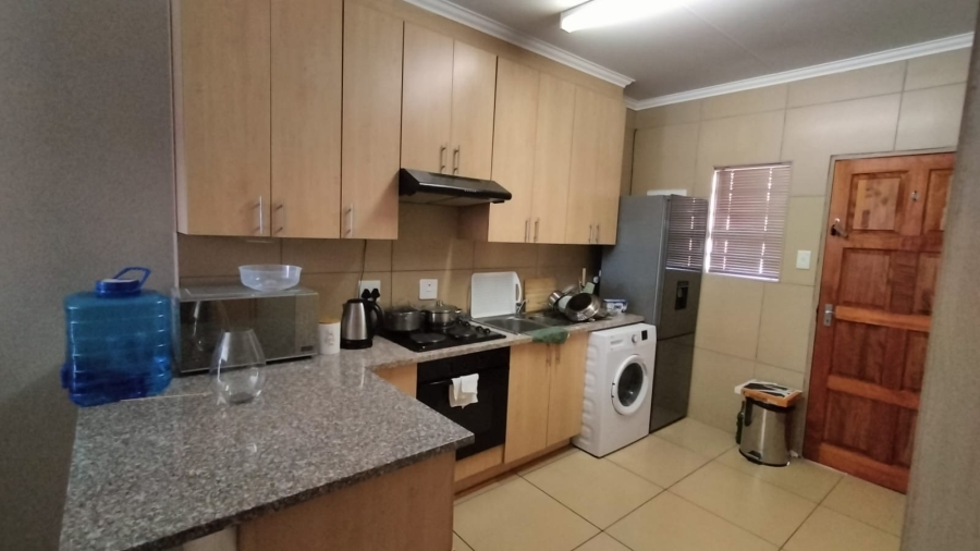 2 Bedroom Property for Sale in Langenhovenpark Free State